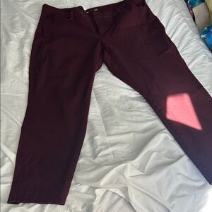 Old Navy women’s  maroon pixie pants